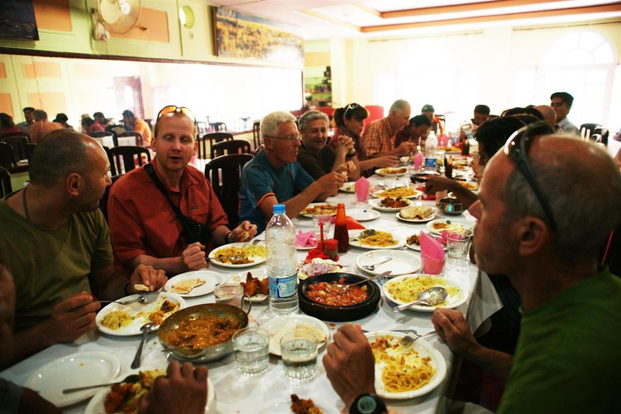 Hotel Dewanekhas Skardu Buitenkant foto